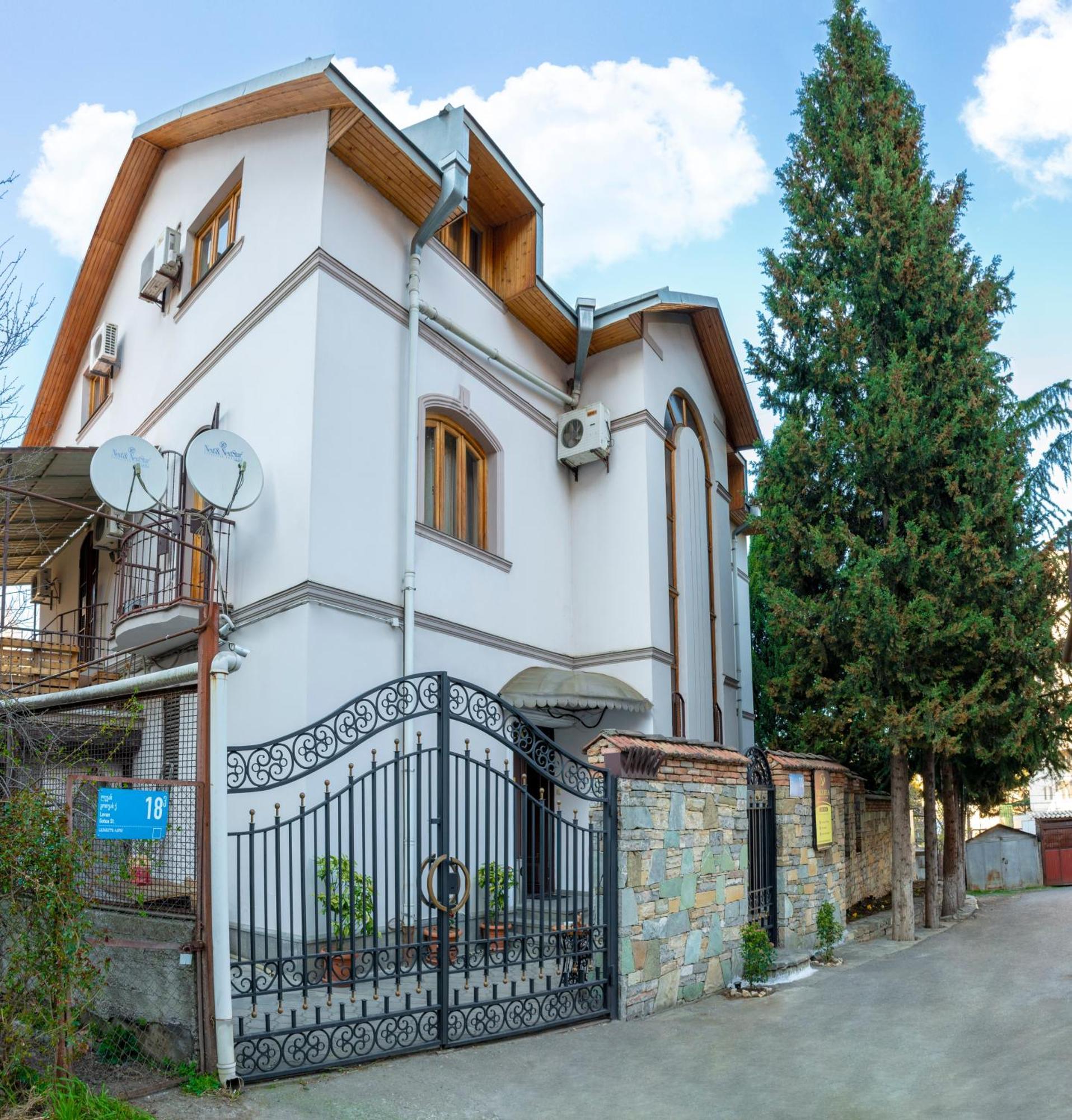 Valeria Hotel Tiflis Exterior foto